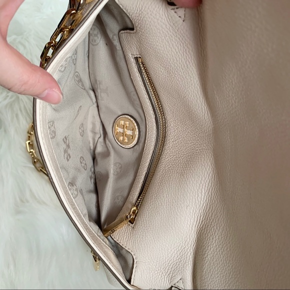 Tory Burch Bags Tory Burch Cream Crossbody Bag With Gold Chain Poshmark